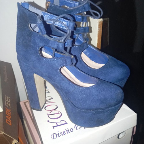 Platform shoes size 36 blue with front crisscross laces like new