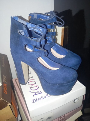 Platform shoes size 36 blue with front crisscross laces like new