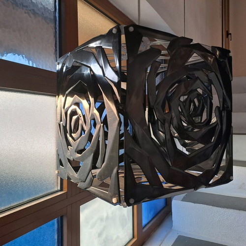 Pendant lights black with design, like new, set of 2