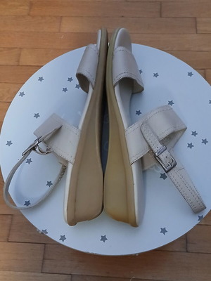 The Flexx leather women's anatomical sandals size 39 like new beige