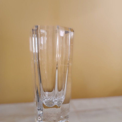 Kosta Boda crystal vase, height 18cm, diameter 8cm