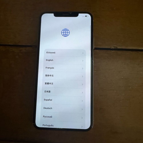 iPhone 11 Pro Max 64GB μεταχειρισμένο σε πολύ καλή κατάσταση, άσπρο με σπασμένο τζαμάκι κάμερας