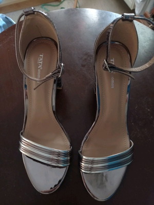 Tata Italia metallic sandals used, size 39, gray