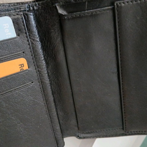 Leather wallet new black with multiple compartments