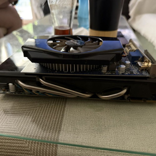 Gigabyte Nvidia 2GB DDR3 and ATI Radeon 4870HD 1GB DDR5 graphics cards used, pack of 2