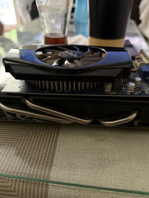 Gigabyte Nvidia 2GB DDR3 and ATI Radeon 4870HD 1GB DDR5 graphics cards used, pack of 2
