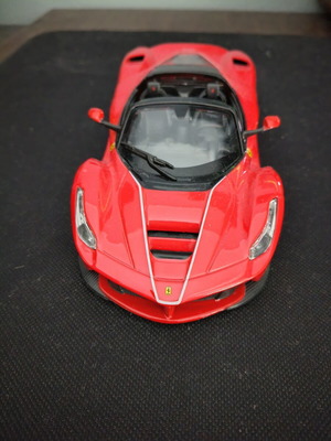 Bburago Ferrari LaFerrari 1/24 model car