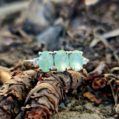 Ring with natural green aventurine, new, 925 silver