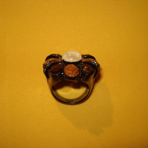 Ring with stones like new