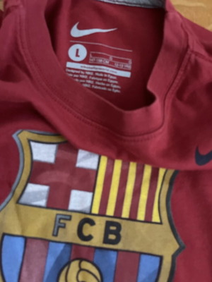 Barcelona Nike short-sleeve shirt size 12-13 years old like new, red