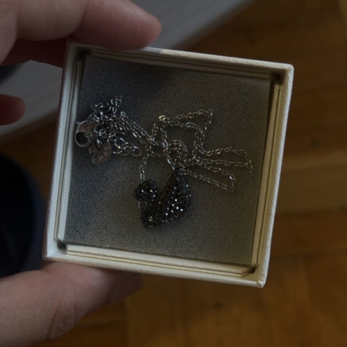 Swarovski necklace black swan like new