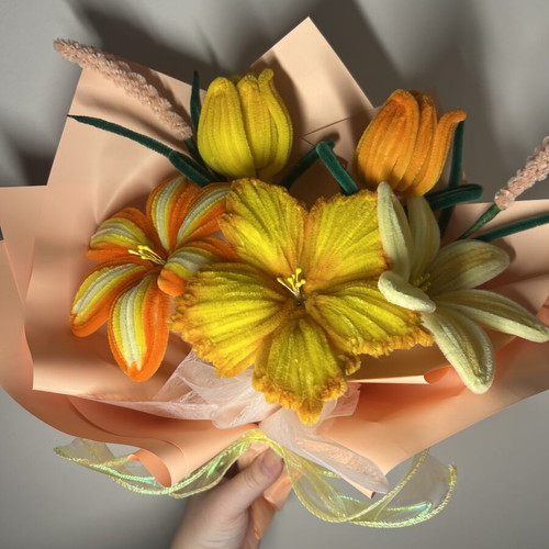 Handmade bouquet with 7 flowers like new