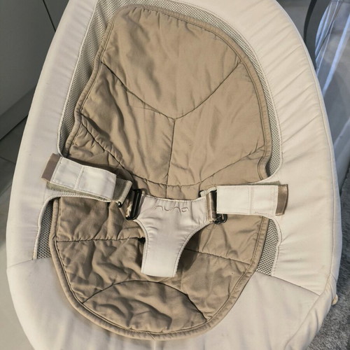 Nuna bouncer like new with removable washable cover