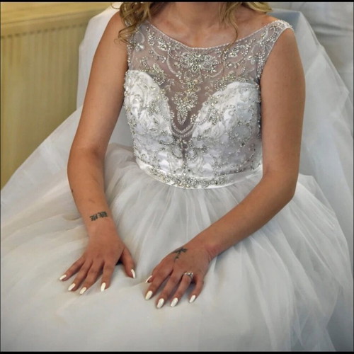 Demetrios wedding dress like new, white with glitter, size XL