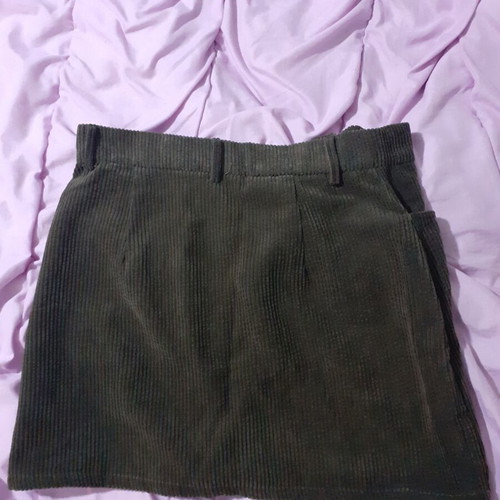 Mini corduroy skirt new in khaki with zipper and button, size S