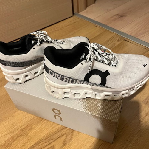 On Cloud Monster 2 women's running shoes size 40 new, white