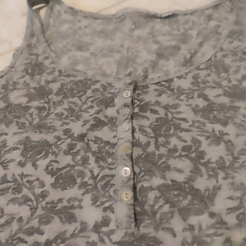 Gray tank top with embossed gray flowers used, size M-L