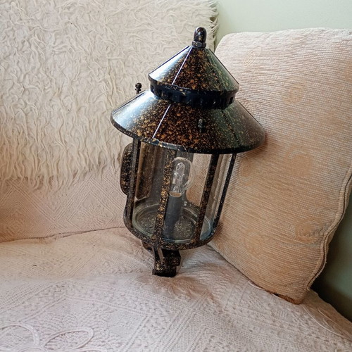 Metal outdoor light like new
