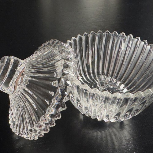 Vintage glass candy jar like new with lid
