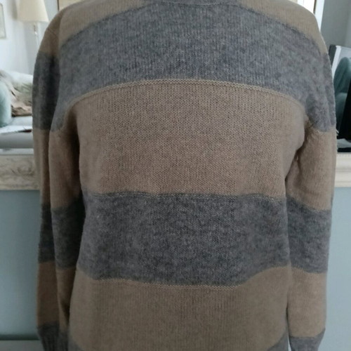 Benetton wool sweater gray beige like new