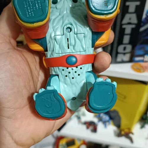 Gormiti Hyper Beast Cryos figure used with sound and light