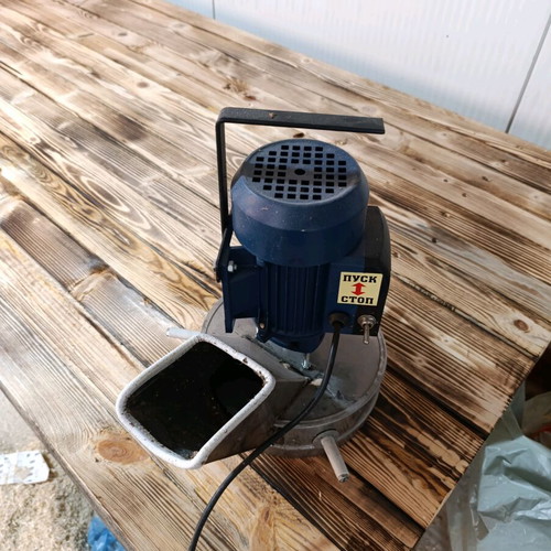 Russian machine for grinding carrots, pumpkin and apples new