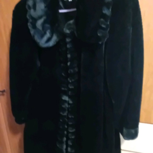 Eco fur coat new, size L, purchased in Milan