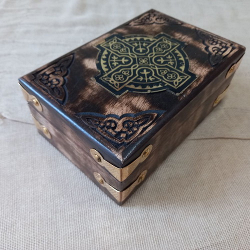 Wooden carved box new with brass details 15×10×6cm