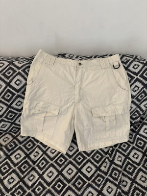Explorer cargo shorts white size 36 used