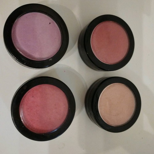 Makeup eyeshadow set of 4 like new, with blush