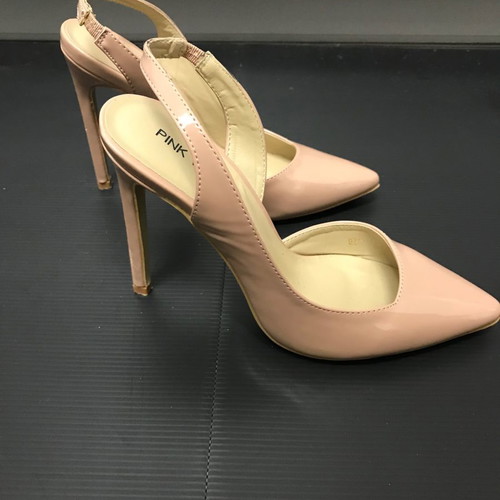 Patent leather beige pumps no 37 used, in excellent condition