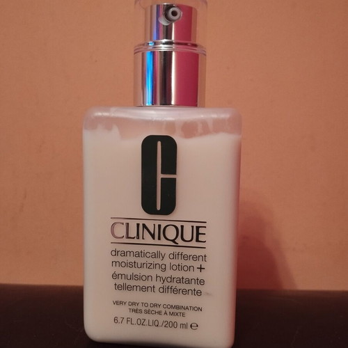 Clinique Dramatically Different 24-Hour Moisturizing Lotion 200ml new