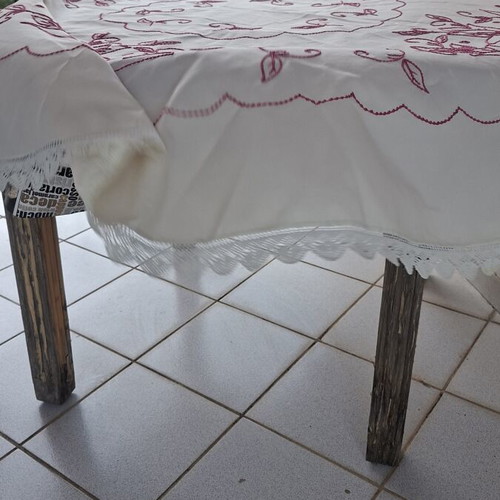 Handmade round tablecloth 1.80m diameter like new