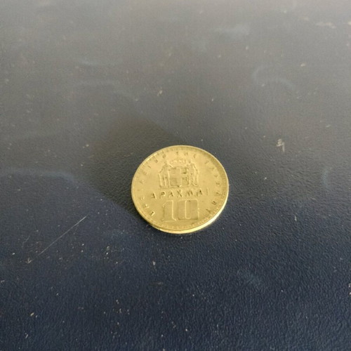 Coins like new, 4 from various countries with case