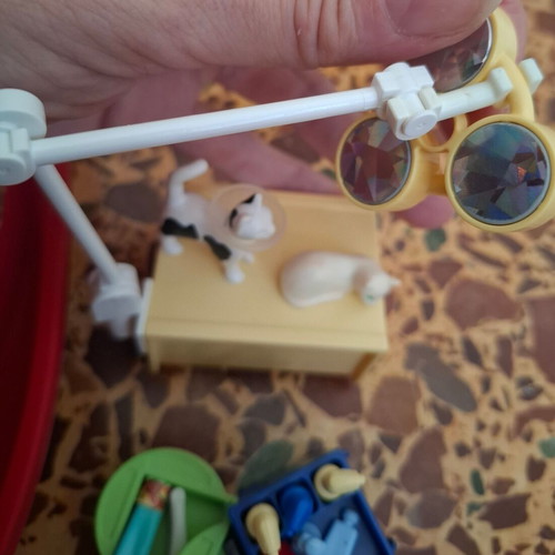 Playmobil veterinary set like new, about 50 pieces