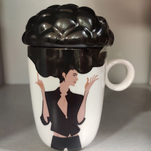 Mug with figure that undresses new with lid