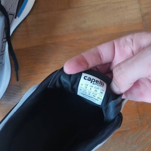 Men's athletic shoes used, size 44, black and gray