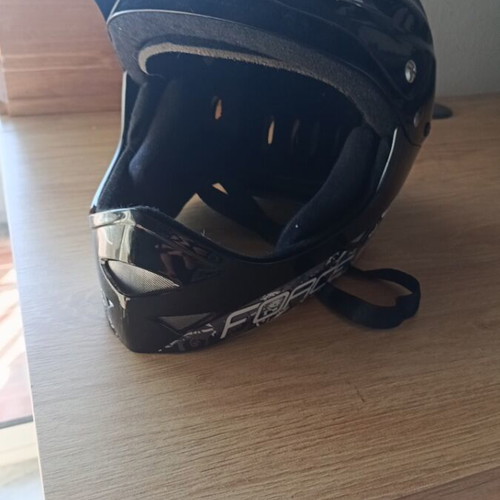 Full face helmet Force used with removable pads for ages 8-12/13