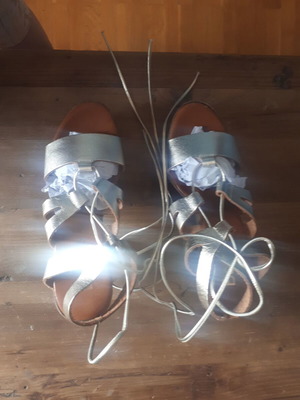 Bozikis sandals new, gold with high thick heel and ankle strap