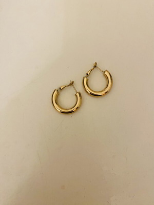 Chunky gold hoop earrings like new