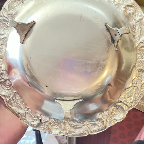 Metal decorative vessel like new with intricate decoration