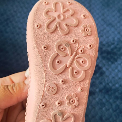 Children's slippers size 25 like new, pink