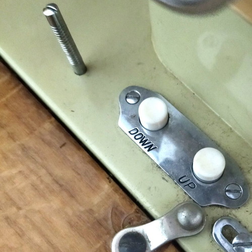 Mercedes sewing machine used with wooden case