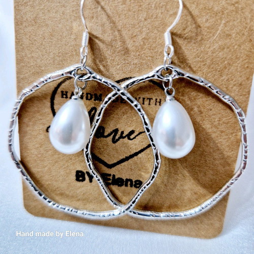 Handmade anti-allergic earrings with hoop and pearl, silver hook