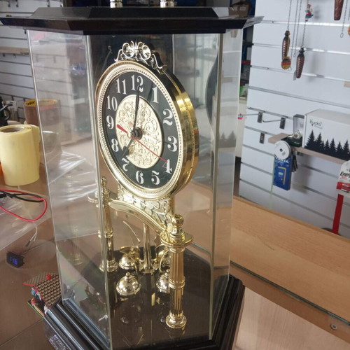 Vintage Table Clock Mantel like new