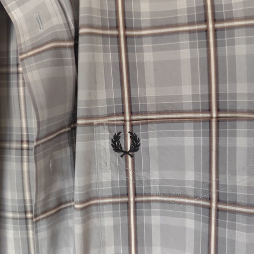 Fred Perry Shirt size Large like new, white and red