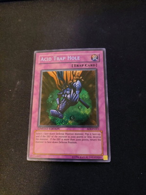 Yu-Gi-Oh Acid Trap Hole Secret Rare SOI-ENSE1 Limited Edition like new