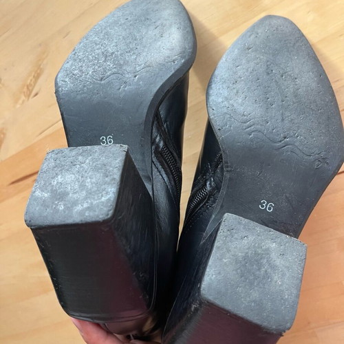 Black leather Vavoulas boots used, size 36