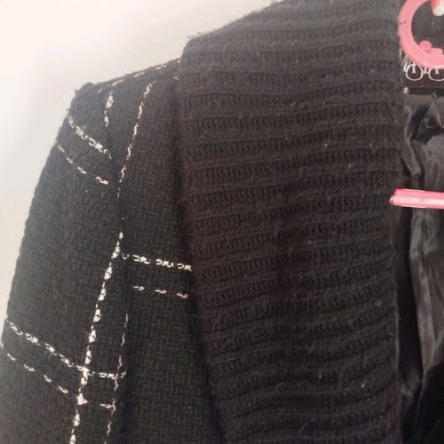 Coat used size M, black and white