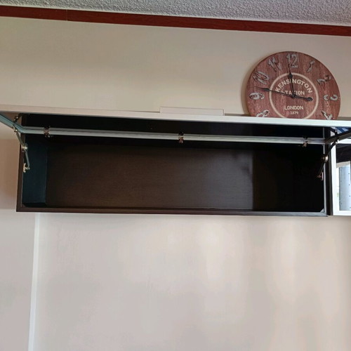 Modern living room unit like new